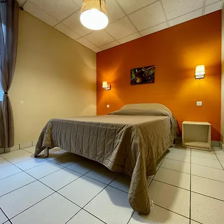 Maison De Plain-pied Renovee En 2018 Avec Jardin Privatif, Calme, Nature Et Activites A Saint-julien - Fr-1-582-265 Landhaus *