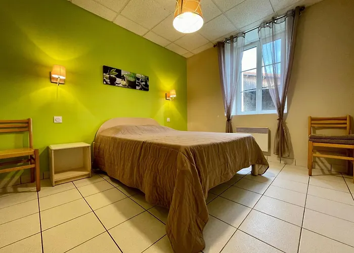 Hébergement de vacances Saint-julien-molhesabate, 4 Pièces, 6 Personnes - Fr-1-582-265 *